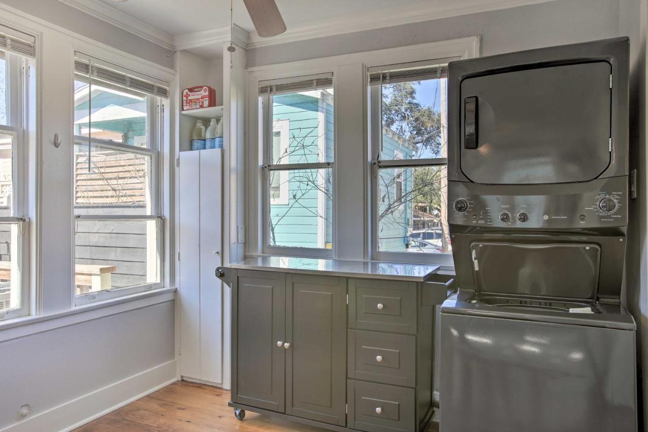 Cozy Beach Bungalow Near Galveston Seawall And Pier Exterior photo